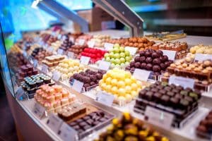 محلات بيع الحلويات في سلطنة عمان