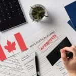كيفية تحويل فيزا سياحة الى فيزا عمل في كندا